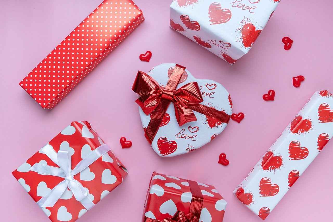 Online Shopping for Valentines Day, Delivery of Gifts for February 14,  Ordering Present Remotely Stock Image - Image of gift, present: 205307365